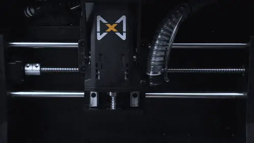 用变径套夹取不同尺寸的刀具