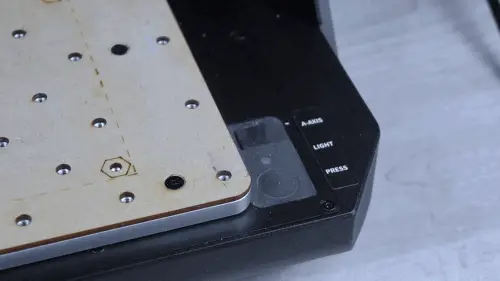 连接线插入另一端